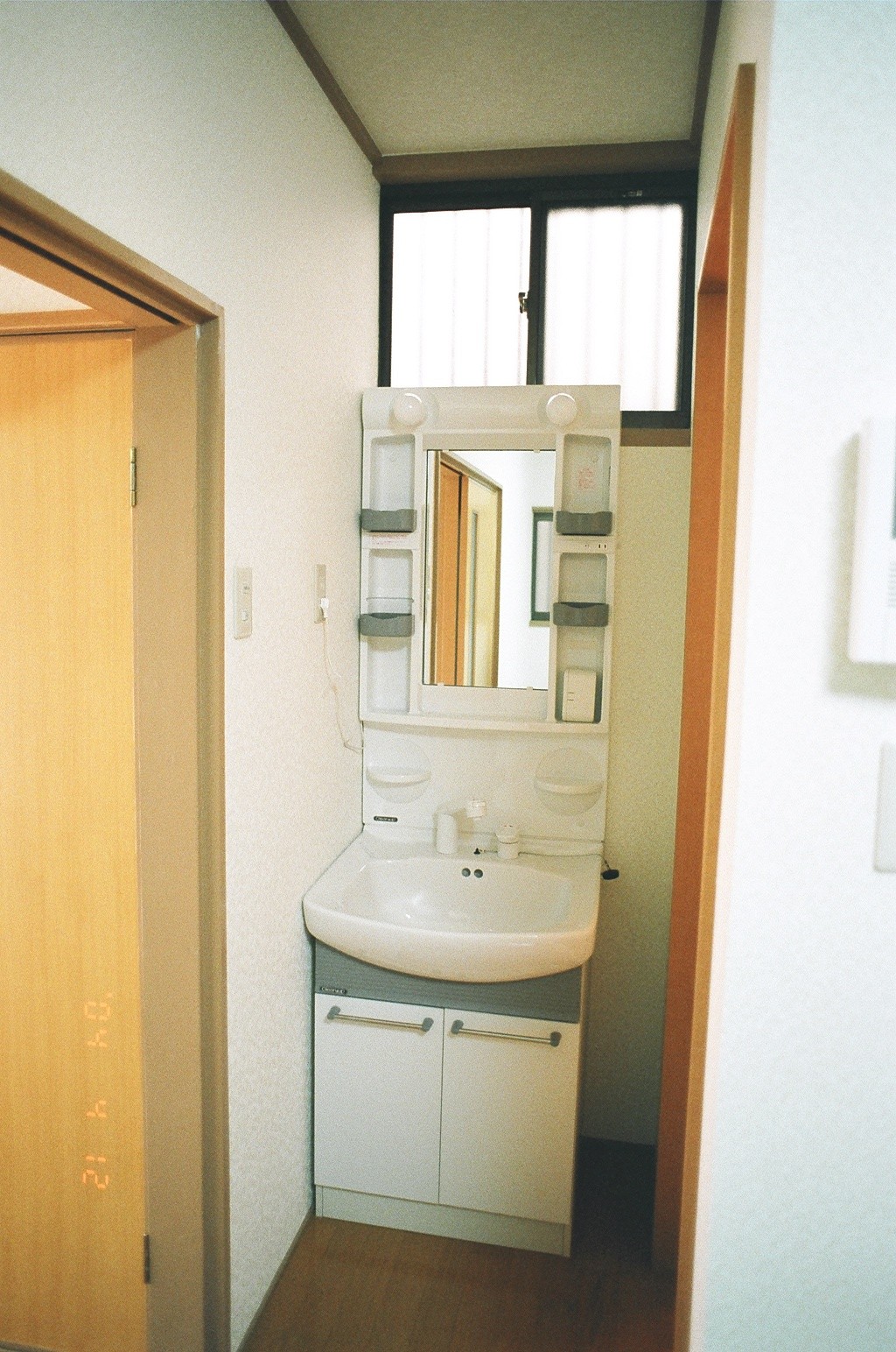 �������t�H�[�����ʃL���r�l�b�g